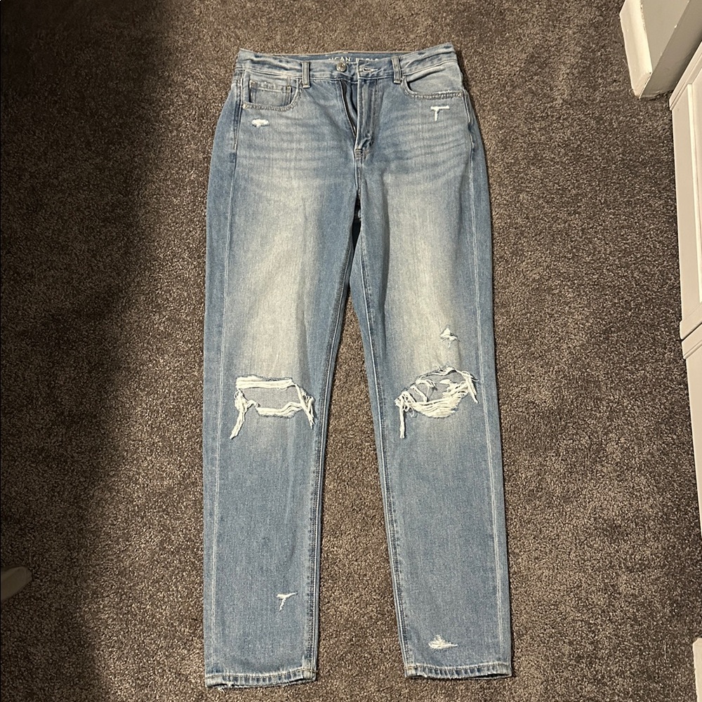 American Eagle mom Jean